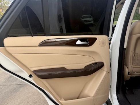 Used 2018 Mercedes-Benz GLE 350 350 Sport Utility 4D image 17