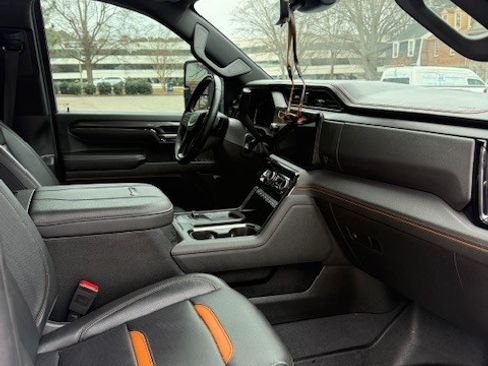 Used 2025 GMC Sierra 2500 AT4 w/ AT4 Premium Plus Package image 14