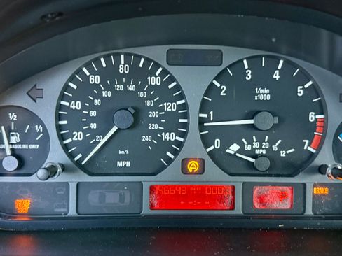 Used 2001 BMW 325i Sedan RWD image 10