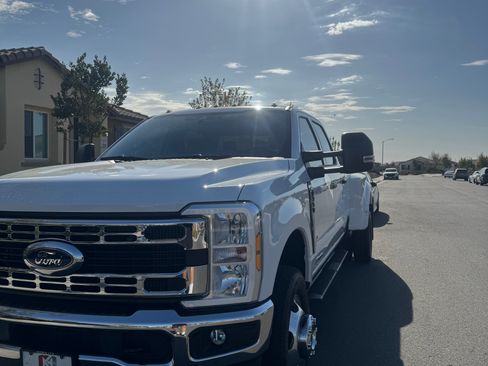 Used 2026 Ford F350 XLT w/ FX4 Off-Road Package AWD/4WD image 2