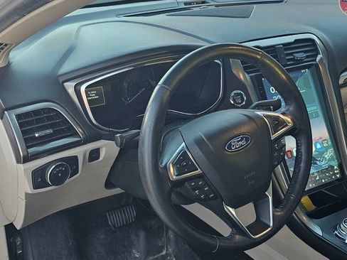 Used 2018 Ford Fusion SE w/ Equipment Group 602A image 14