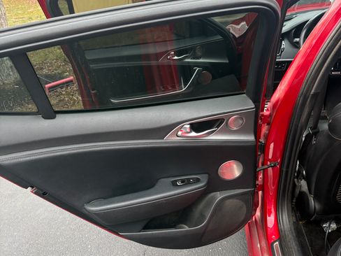 Used 2018 Kia Stinger GT2 image 8