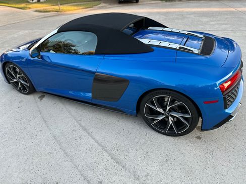 Used 2021 Audi R8 V10 w/ Premium Package image 8