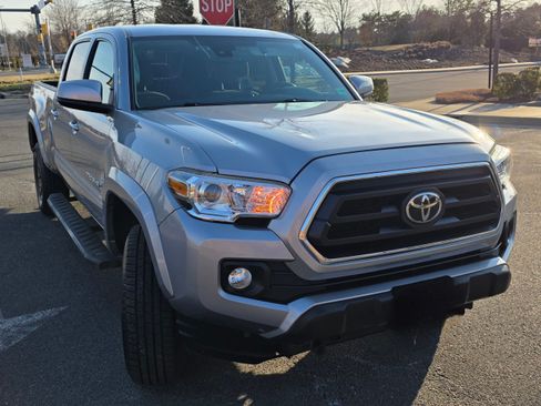 Used 2021 Toyota Tacoma SR5 image 2