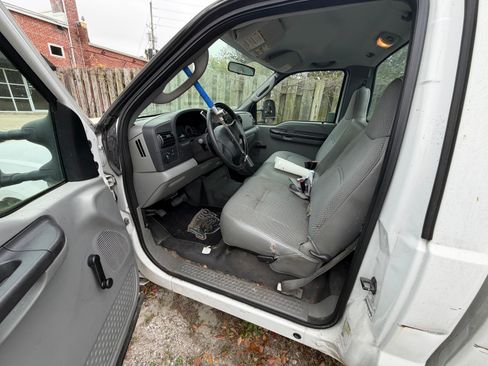 Used 2007 Ford F250 XL image 5