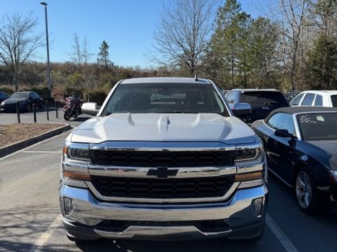 Used 2018 Chevrolet Silverado 1500 LT w/ All Star Edition image 2