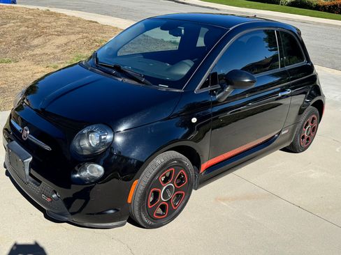 Used 2015 FIAT 500 e w/ Esport Package image 2