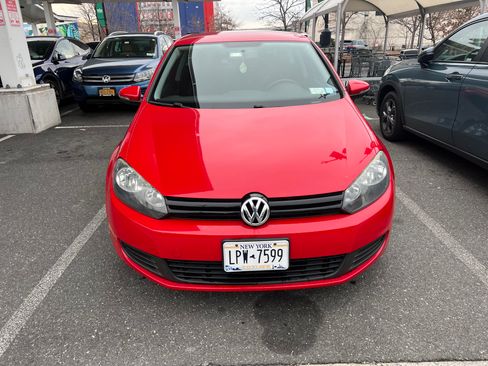 Used 2012 Volkswagen Golf 2-Door image 2