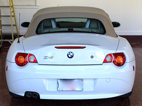 Used 2004 BMW Z4 3.0i image 6