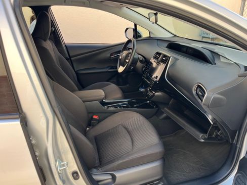 Used 2019 Toyota Prius Prime Plus image 17