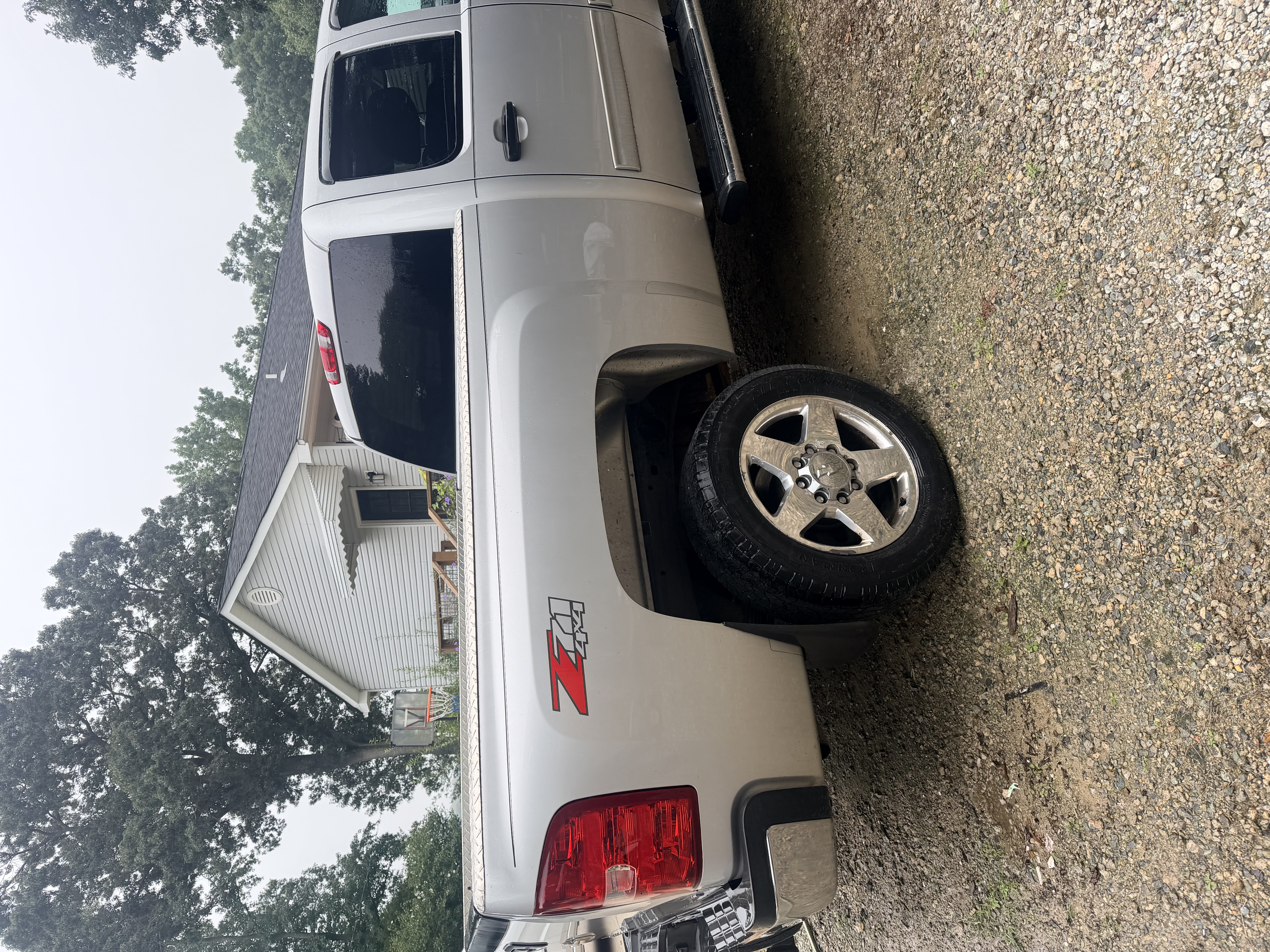 Used 2011 Chevrolet Silverado 2500 LT w/ Interior Plus Package AWD/4WD image 14