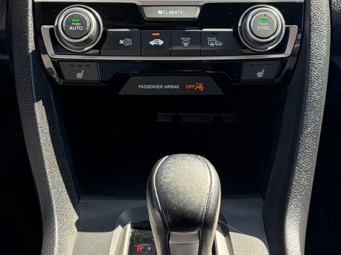 Used 2016 Honda Civic Touring image 11