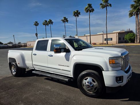Used 2015 GMC Sierra 3500 Denali w/ Duramax Plus Package image 4