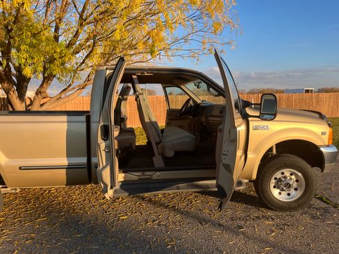 Used 1999 Ford F250 4x4 SuperCab Super Duty image 13