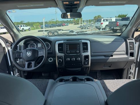 Used 2018 RAM 1500 Classic SLT AWD/4WD image 13