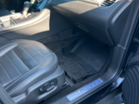 Used 2014 Ford Taurus SHO w/ Equipment Group 401A AWD/4WD image 18