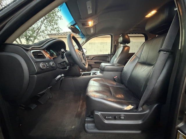 Used 2011 Chevrolet Tahoe LT w/ Luxury Package AWD/4WD image 10