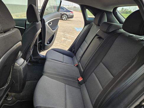 Used 2013 Hyundai Elantra GT image 24