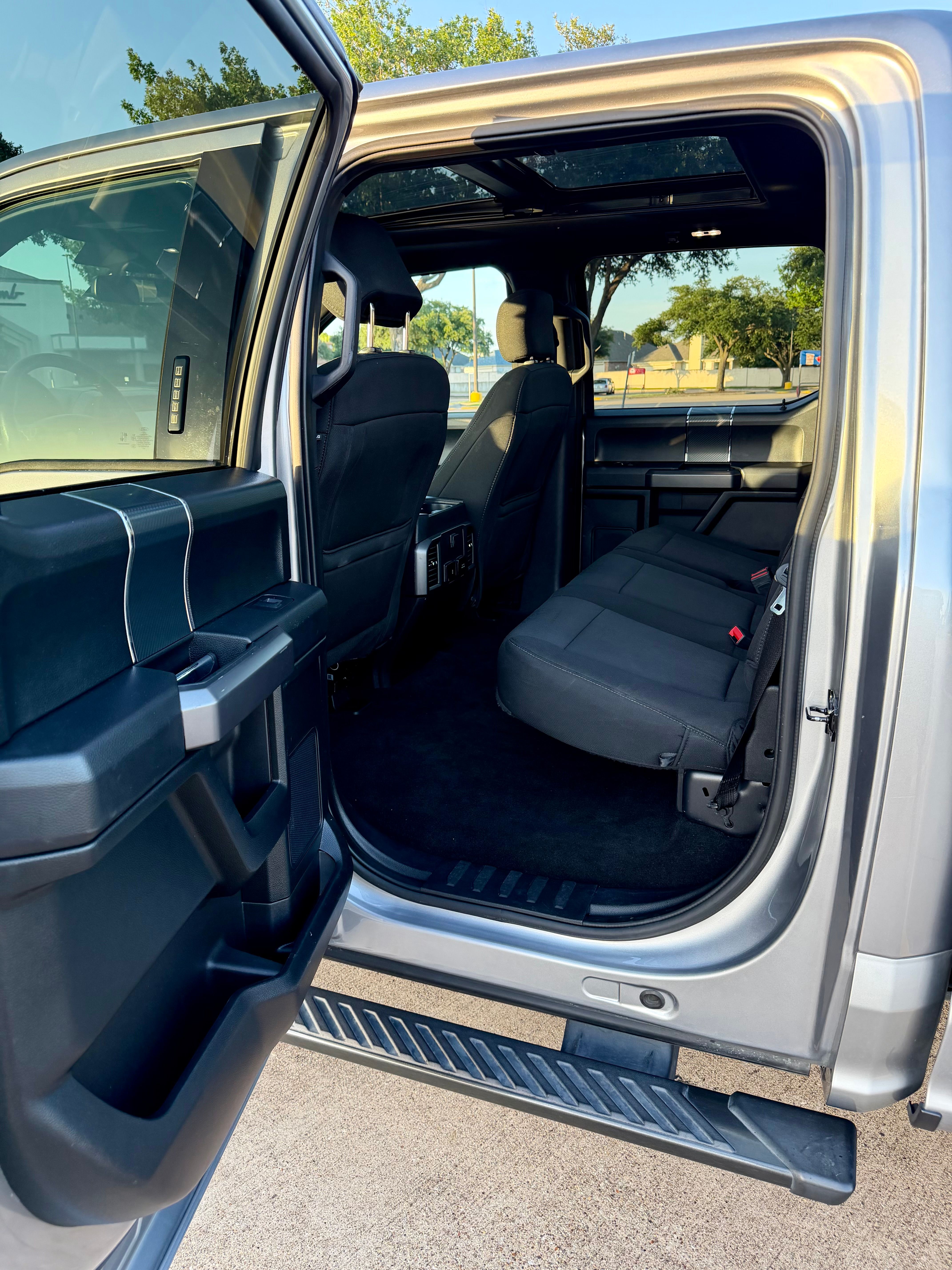 Used 2020 Ford F150 XLT w/ Equipment Group 302A Luxury AWD/4WD image 13