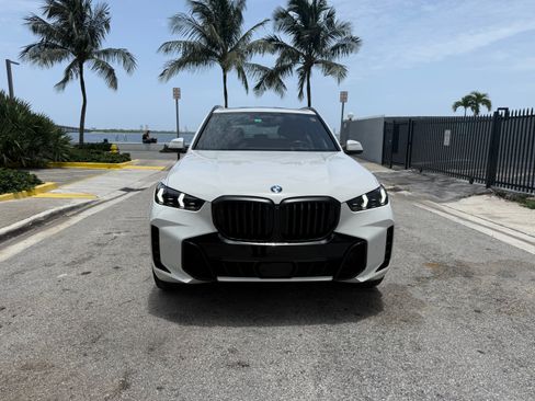 Used 2025 BMW X5 sDrive40i w/ M Sport Package RWD image 9
