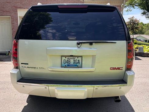 Used 2011 GMC Yukon XL Denali AWD/4WD image 4