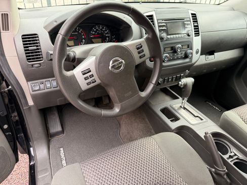 Used 2014 Nissan Frontier SV w/ SV Value Truck Package AWD/4WD image 10
