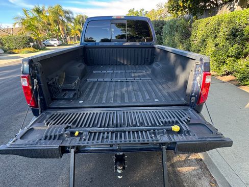 Used 2015 Ford F250 Lariat w/ Lariat Ultimate Package image 4