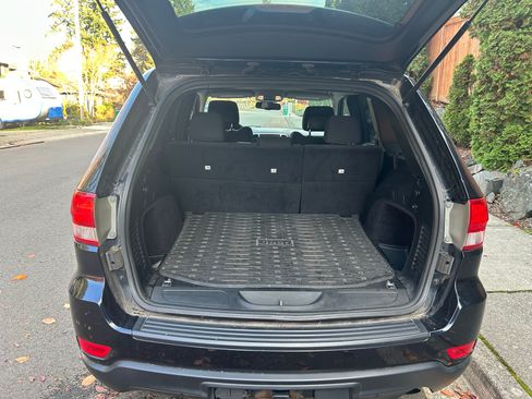 Used 2011 Jeep Grand Cherokee Laredo w/ Security & Convenience Group image 12