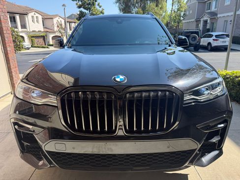 Used 2021 BMW X7 M50i w/ Dynamic Handling Package AWD/4WD image 5