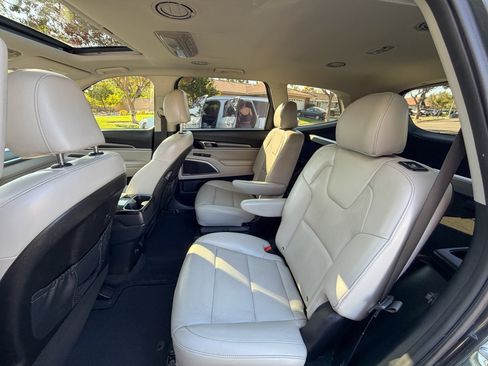 Used 2020 Kia Telluride S AWD/4WD image 18