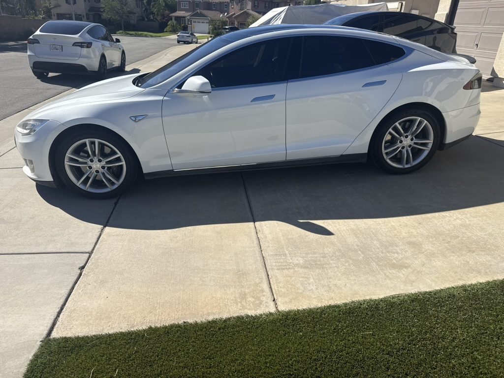 Used 2013 Tesla Model S Performance RWD image 1