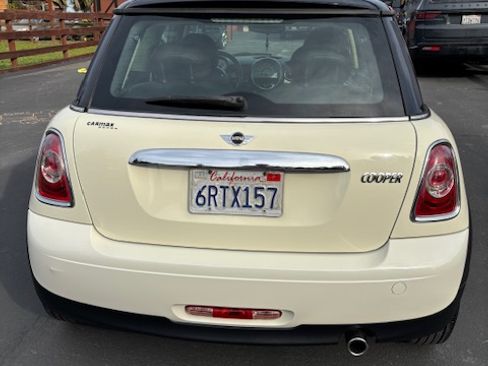 Used 2011 MINI Cooper Hardtop image 5