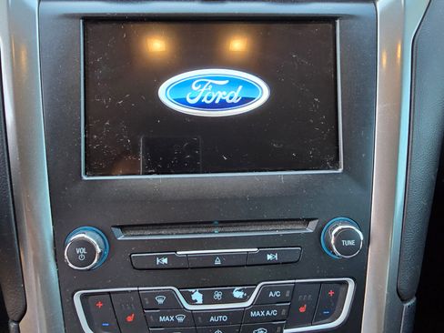 Used 2017 Ford Fusion Energi SE image 11