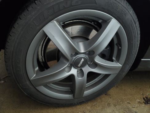 Used 2012 Volkswagen Golf 4-Door image 27