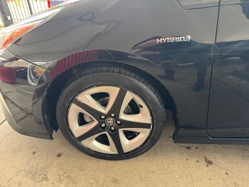 Used 2016 Toyota Prius Four Touring image 12