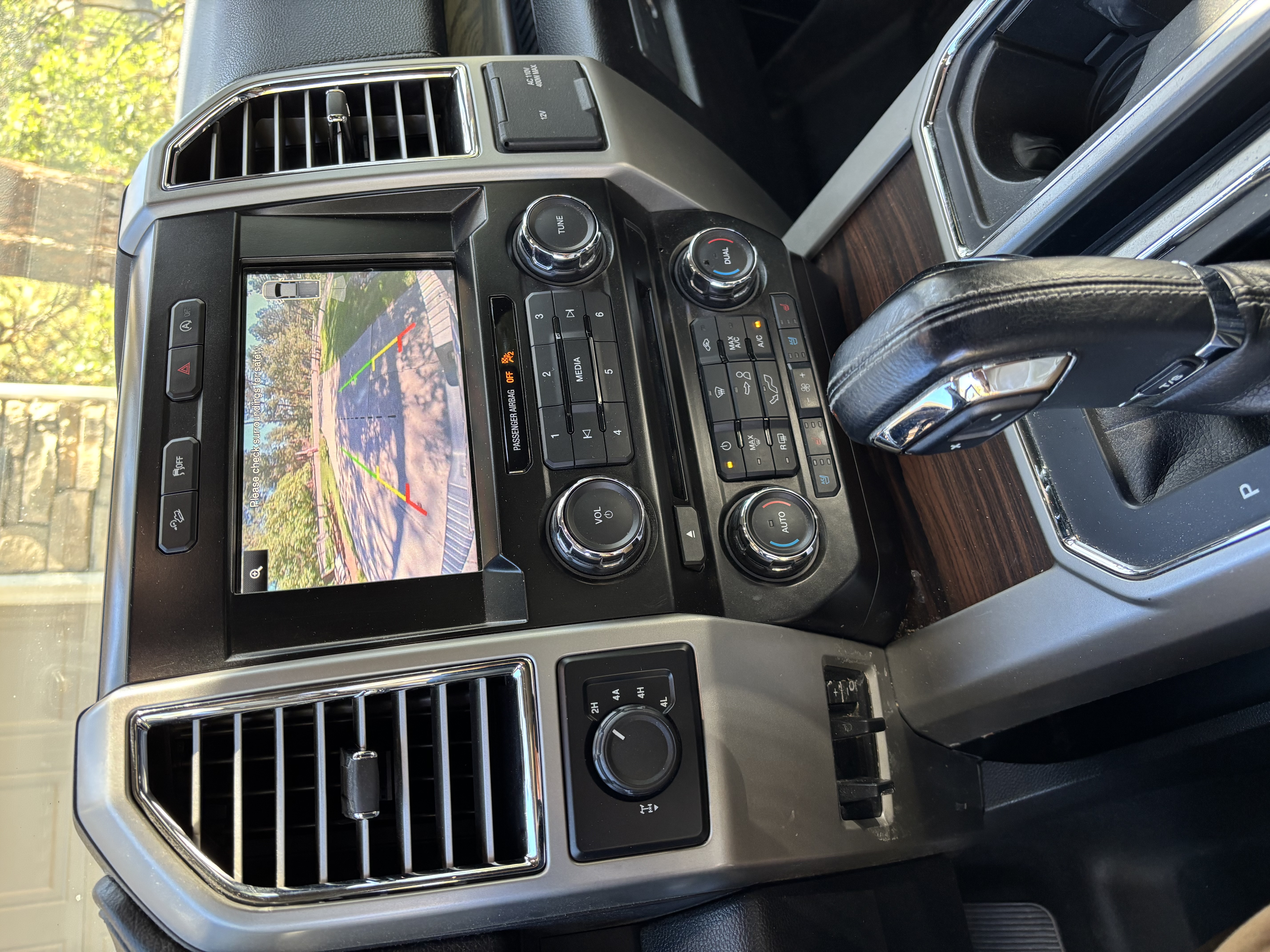 Used 2015 Ford F150 Lariat w/ Equipment Group 501A Mid AWD/4WD image 13
