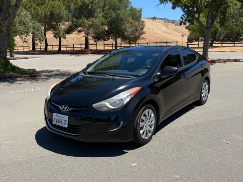Used 2012 Hyundai Elantra GLS FWD image 1