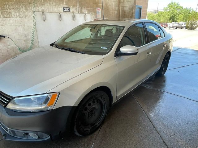 Used 2012 Volkswagen Jetta TDI FWD image 4