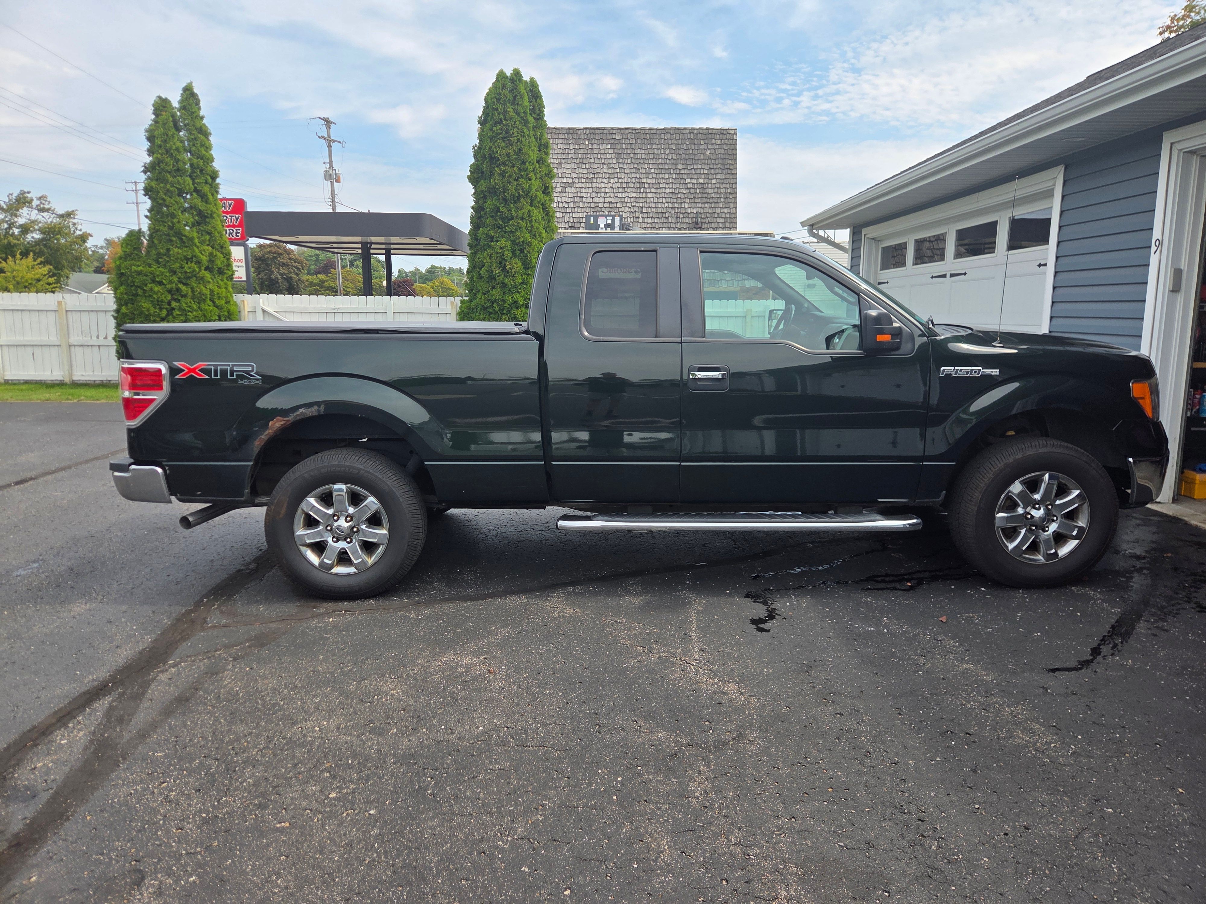 Used 2014 Ford F150 XLT w/ Equipment Group 302A Luxury AWD/4WD image 6