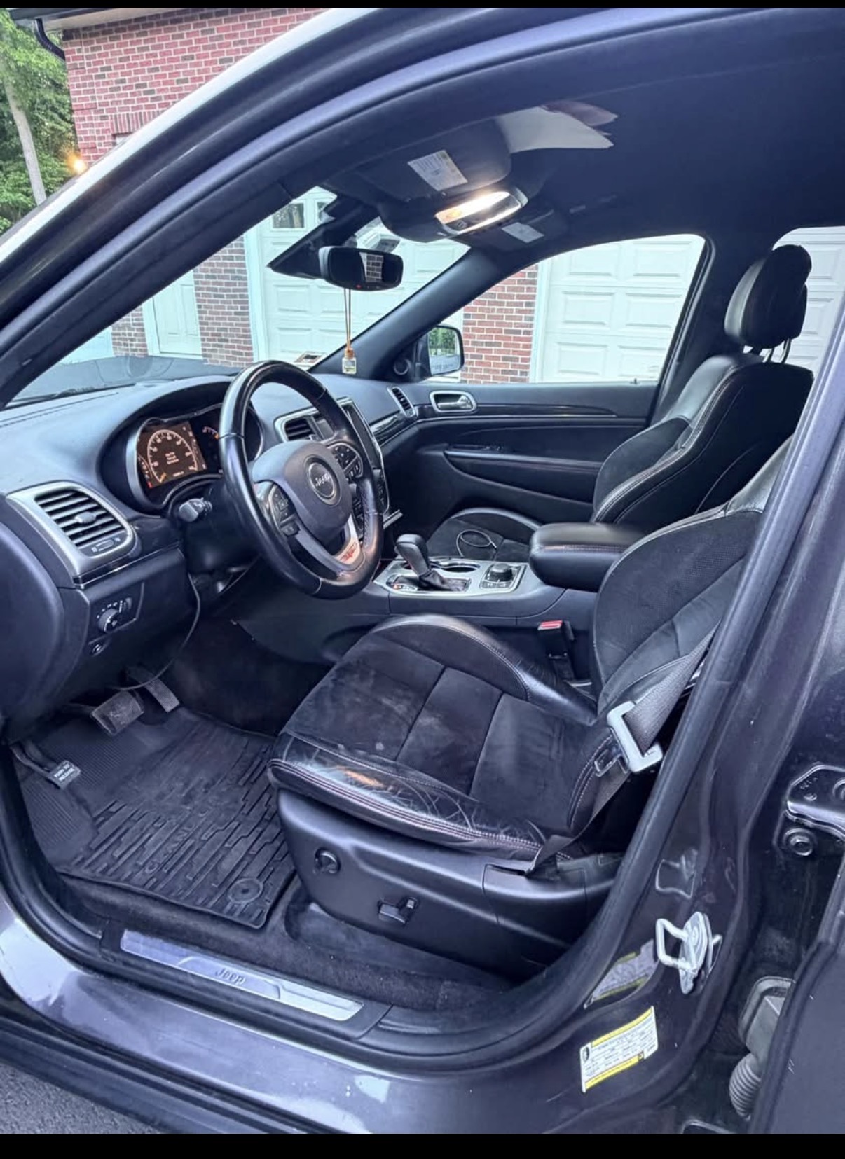 Used 2018 Jeep Grand Cherokee Trailhawk AWD/4WD image 12