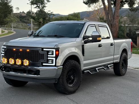 Used 2019 Ford F250 XL w/ STX Appearance Package image 1