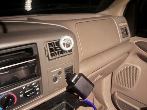 Used 2000 Ford F250 4x4 SuperCab Super Duty image 9