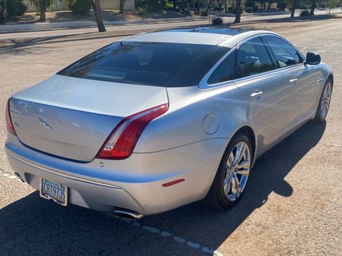 Used 2012 Jaguar XJ image 6