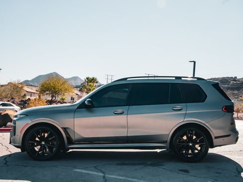 Used 2025 BMW X7 M60i w/ M Sport Professional Package image 4