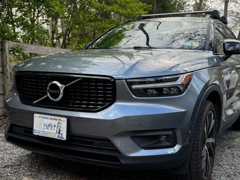 Used 2019 Volvo XC40 T5 R-Design AWD/4WD image 1