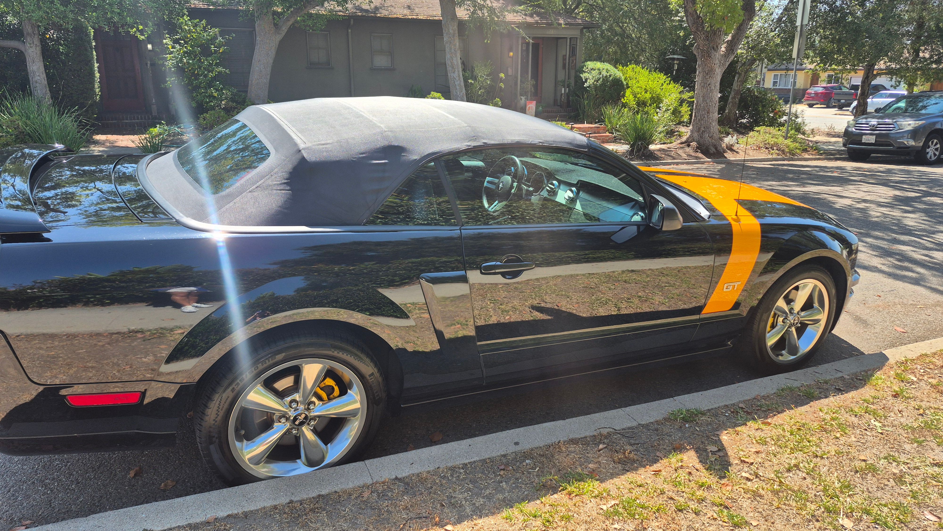 Used 2006 Ford Mustang GT Premium RWD image 1