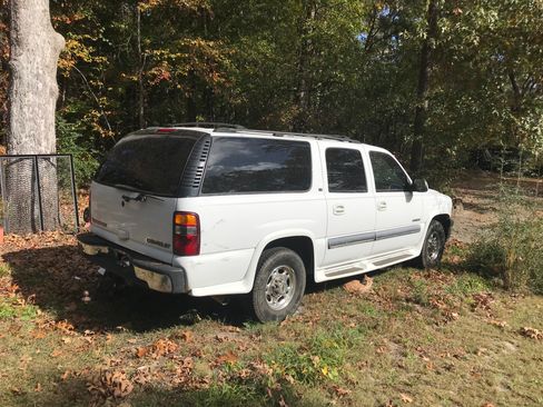 Used 2000 Chevrolet Suburban 2500 LT w/ LT Preferred Equipment Group image 1