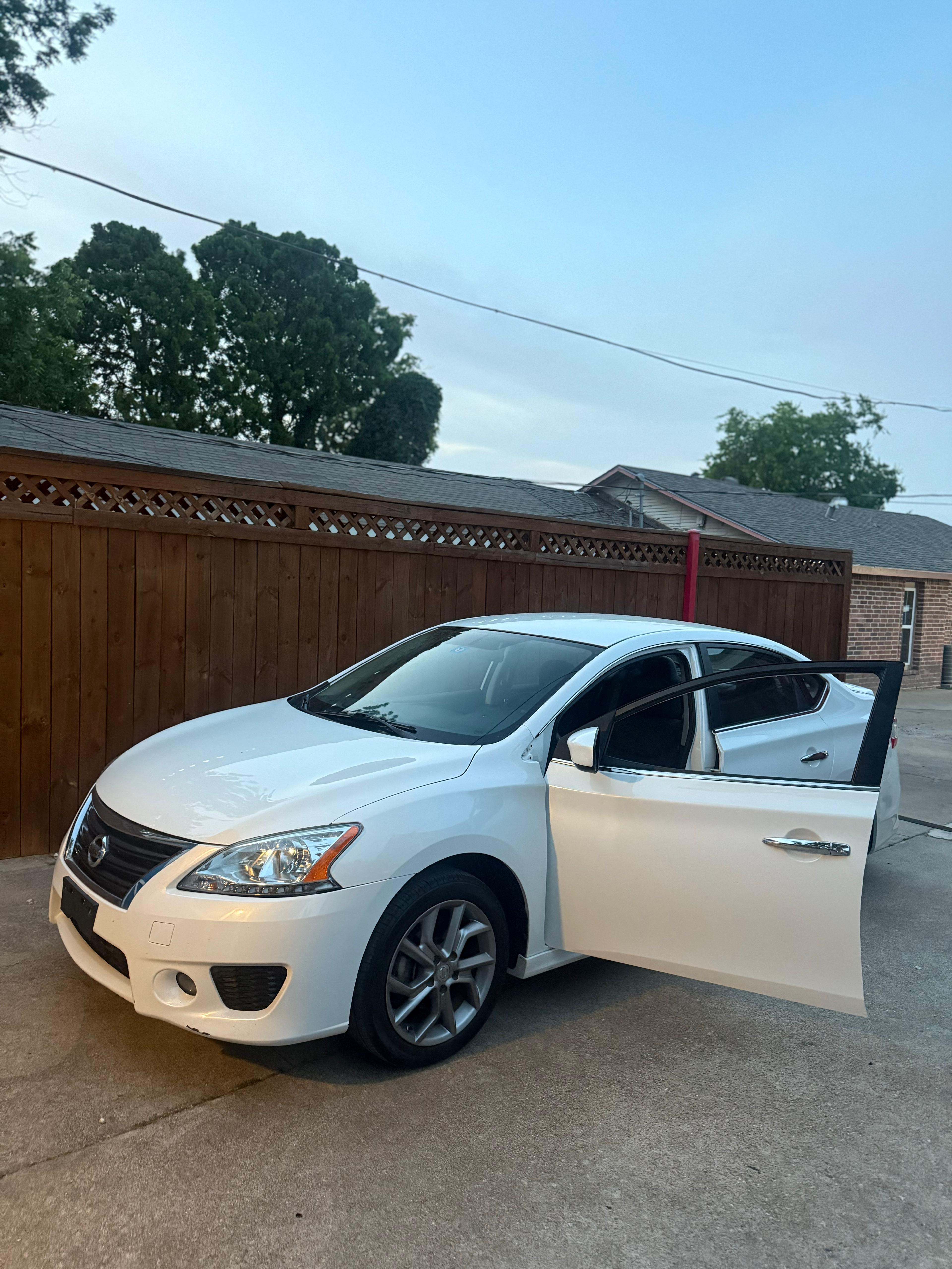 Used 2013 Nissan Sentra SR FWD image 1