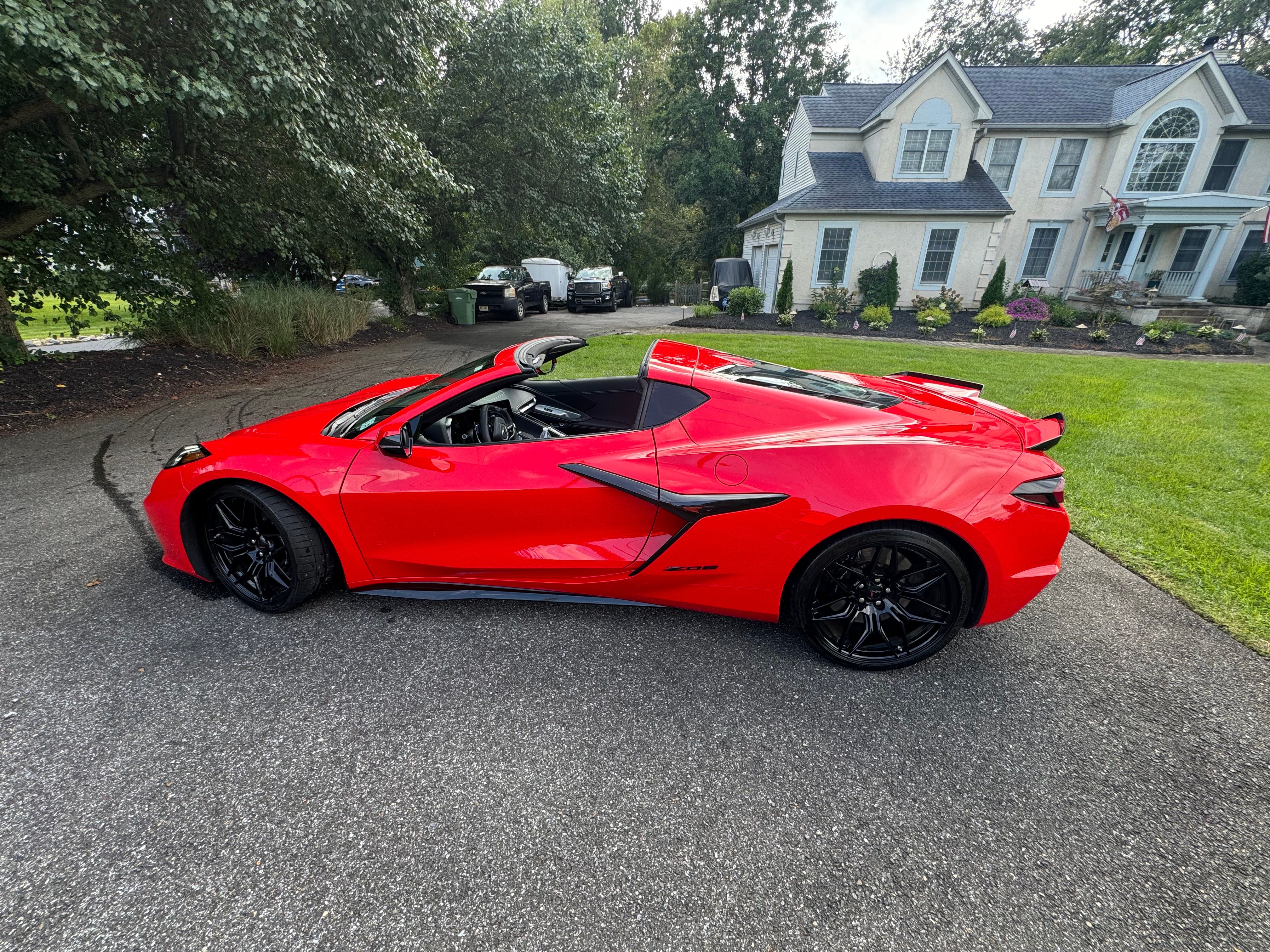 Used 2024 Chevrolet Corvette Z06 RWD image 2