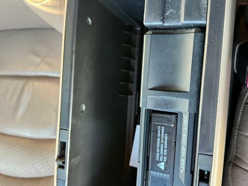 Used 2000 Ford Explorer Limited image 10